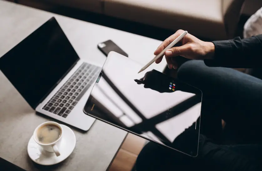 man doing freelancing job